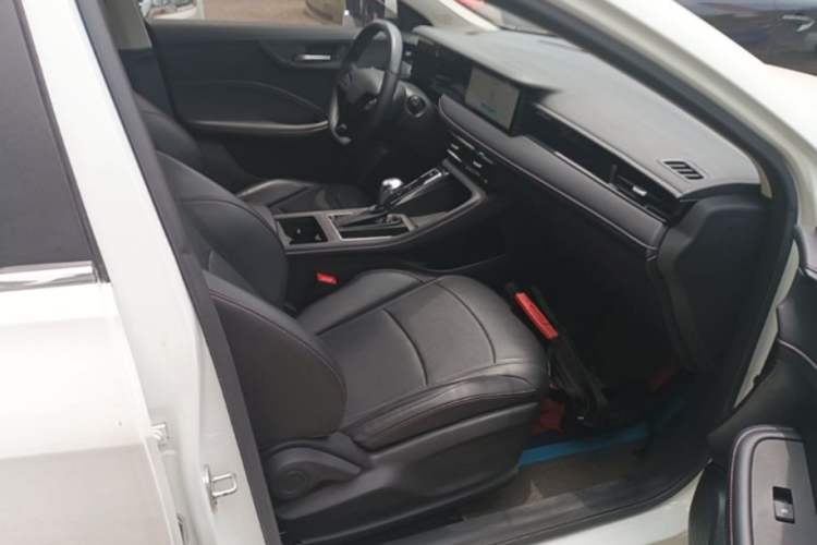 Used Roewe i5 2023 1.5L CVT Luxury Edition Right Front Seat