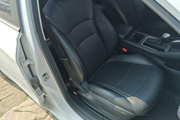 Used Roewe i5 2023 1.5L CVT Luxury Edition Right Front Seat