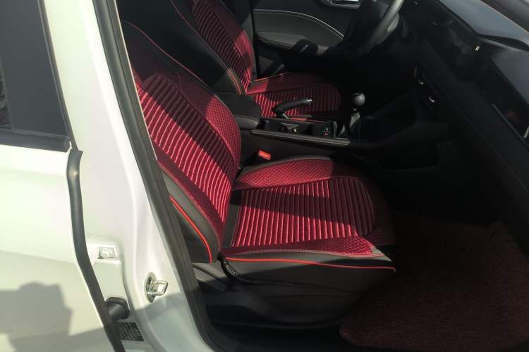 Used Roewe i5 2023 1.5L Manual Comfort Edition Right Front Seat