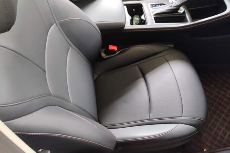 Used Roewe i5 2023 1.5L CVT Luxury Edition Right Front Seat