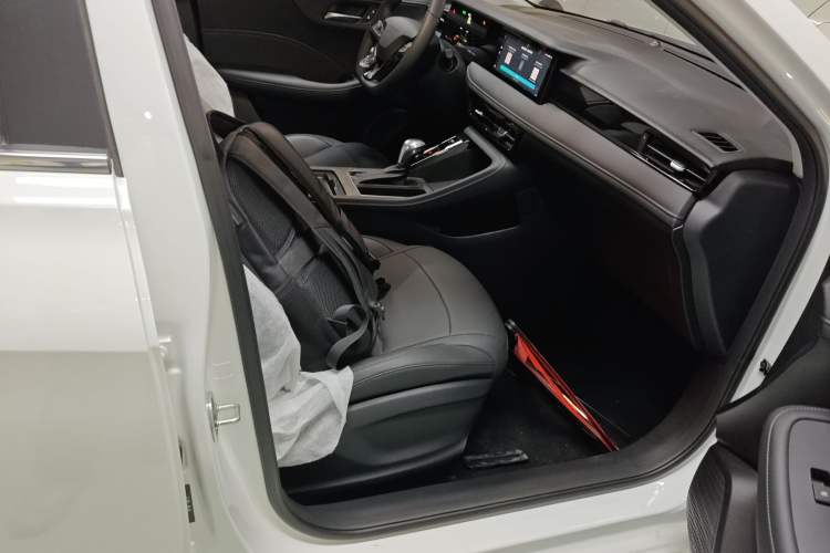 Used Roewe i5 2023 1.5L CVT Luxury Edition Right Front Seat
