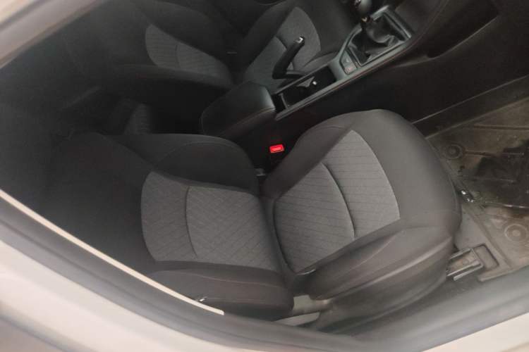 Used Roewe i5 2023 1.5L Manual Comfort Edition Right Front Seat