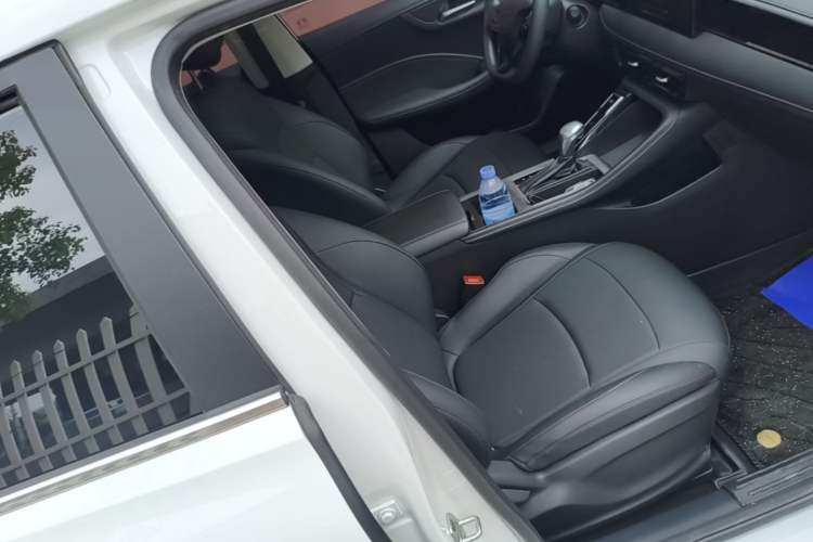 Used Roewe i5 2023 1.5L CVT Luxury Edition Right Front Seat