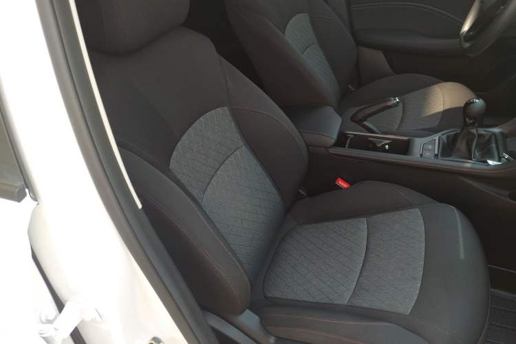 Used Roewe i5 2023 1.5L Manual Comfort Edition Right Front Seat