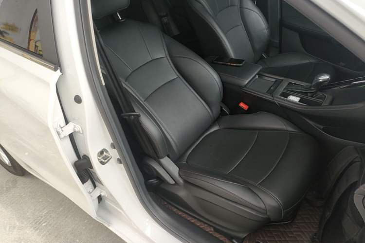 Used Roewe i5 2023 1.5L CVT Luxury Edition Right Front Seat