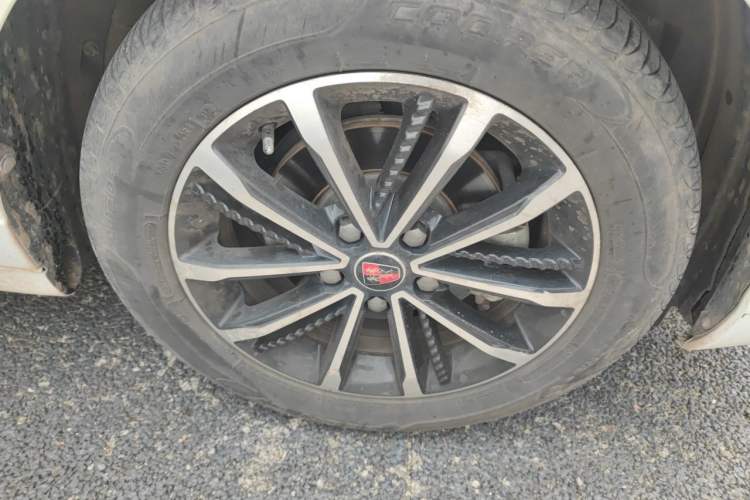 Used Roewe i5 2023 1.5L CVT Luxury Edition Right Front Wheel Hub