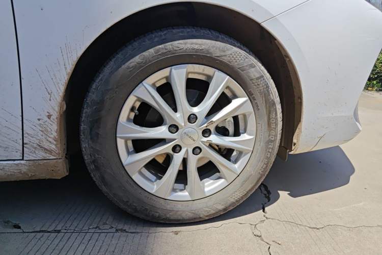 Used Roewe i5 2023 1.5L Manual Comfort Edition Right Front Wheel Hub