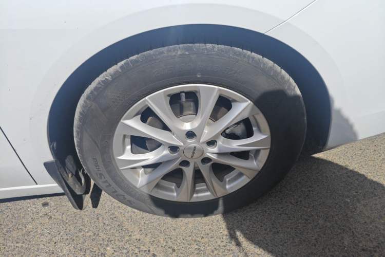 Used Roewe i5 2023 1.5L Manual Comfort Edition Right Front Wheel Hub