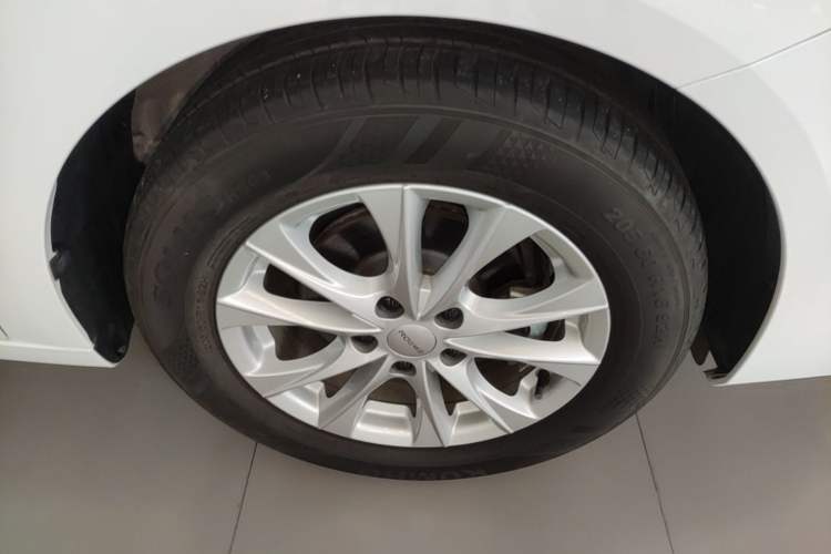 Used Roewe i5 2023 1.5L CVT Luxury Edition Right Front Wheel Hub