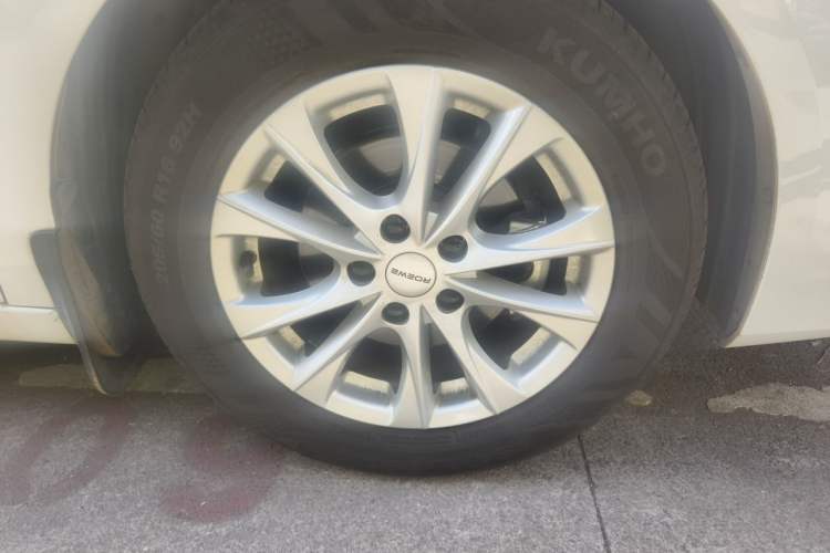 Used Roewe i5 2023 1.5L Manual Comfort Edition Right Front Wheel Hub