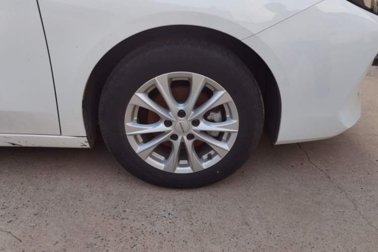 Used Roewe i5 2023 1.5L Manual Comfort Edition Right Front Wheel Hub