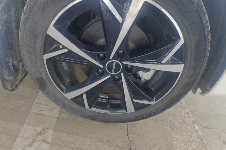 Used Roewe i5 2023 1.5L CVT Luxury Edition Right Front Wheel Hub