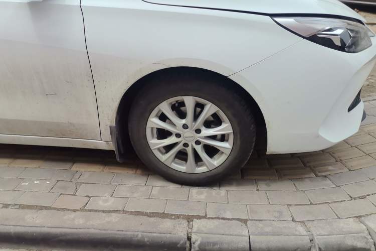 Used Roewe i5 2023 1.5L CVT Luxury Edition Right Front Wheel Hub