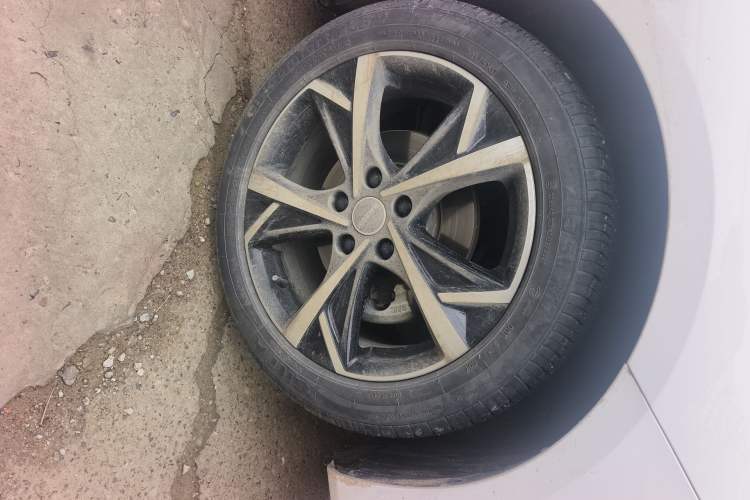 Used Roewe i5 2023 1.5L CVT Luxury Edition Right Front Wheel Hub