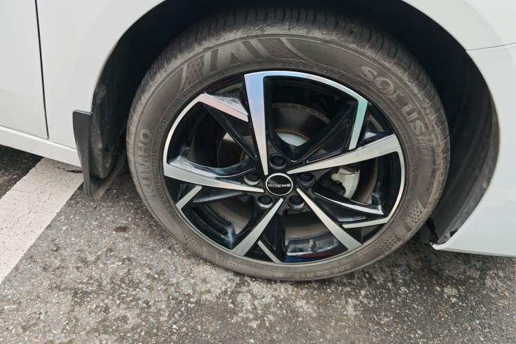 Used Roewe i5 2023 1.5L CVT Luxury Edition Right Front Wheel Hub