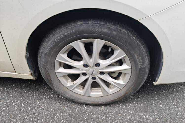Used Roewe i5 2023 1.5L Manual Comfort Edition Right Front Wheel Hub