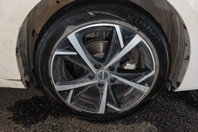 Used Roewe i5 2023 1.5L CVT Luxury Edition Right Front Wheel Hub