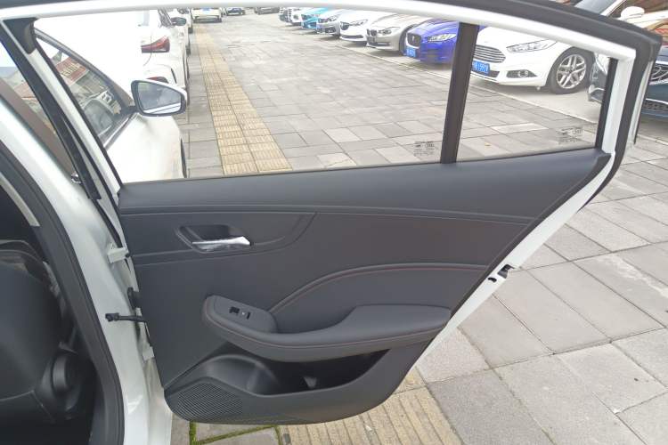 Used Roewe i5 2023 1.5L CVT Luxury Edition Right Rear Door Interior