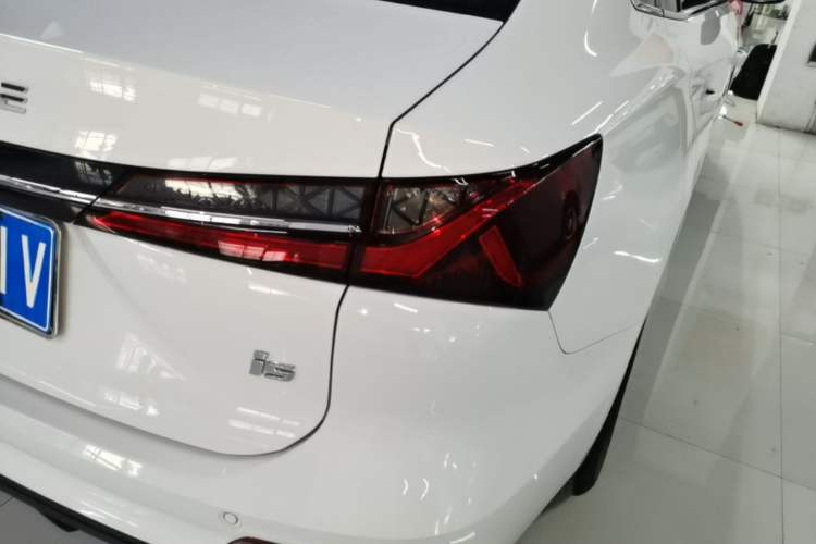Used Roewe i5 2023 1.5L CVT Luxury Edition Right Rear Taillight