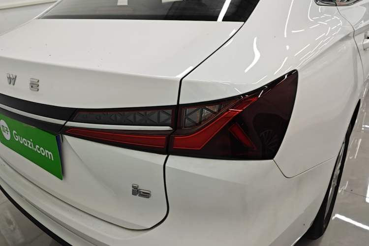 Used Roewe i5 2023 1.5L CVT Luxury Edition Right Rear Taillight