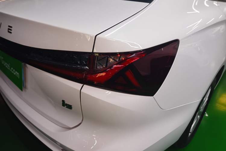 Used Roewe i5 2023 1.5L CVT Luxury Edition Right Rear Taillight