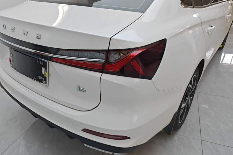 Used Roewe i5 2023 1.5L CVT Flagship Edition Right Rear Taillight