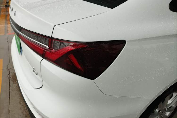 Used Roewe i5 2023 1.5L Manual Comfort Edition Right Rear Taillight
