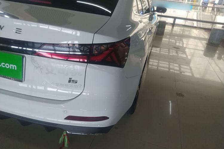 Used Roewe i5 2023 1.5L CVT Luxury Edition Right Rear Taillight