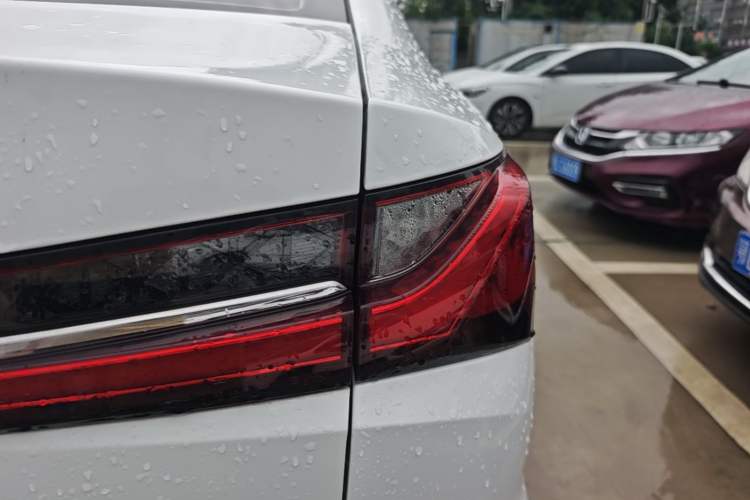 Used Roewe i5 2023 1.5L Manual Comfort Edition Right Rear Taillight