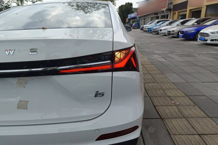 Used Roewe i5 2023 1.5L CVT Luxury Edition Right Rear Taillight