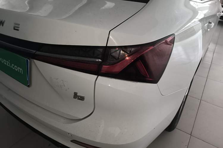 Used Roewe i5 2023 1.5L CVT Luxury Edition Right Rear Taillight