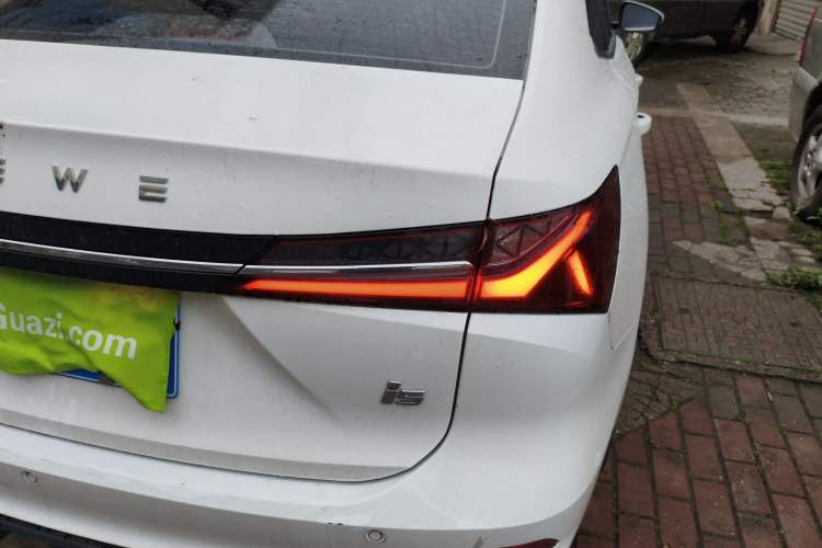 Used Roewe i5 2023 1.5L CVT Luxury Edition Right Rear Taillight