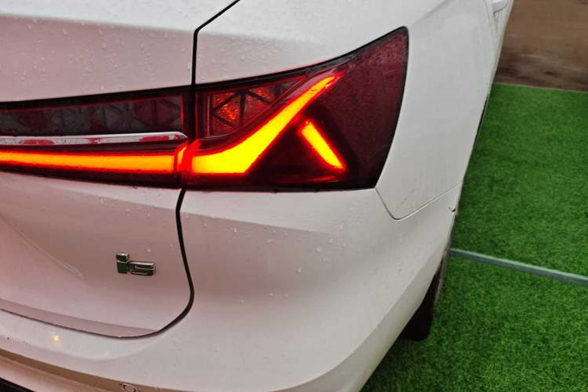 Used Roewe i5 2023 1.5L CVT Luxury Edition Right Rear Taillight