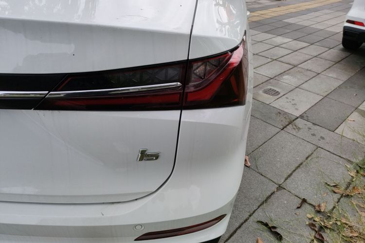Used Roewe i5 2023 1.5L CVT Luxury Edition Right Rear Taillight