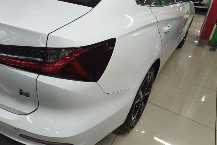 Used Roewe i5 2023 1.5L CVT Luxury Edition Right Rear Taillight