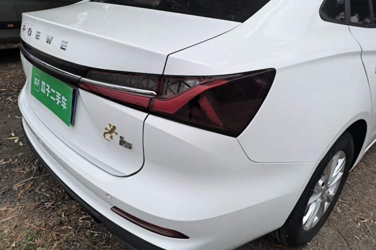 Used Roewe i5 2023 1.5L Manual Comfort Edition Right Rear Taillight