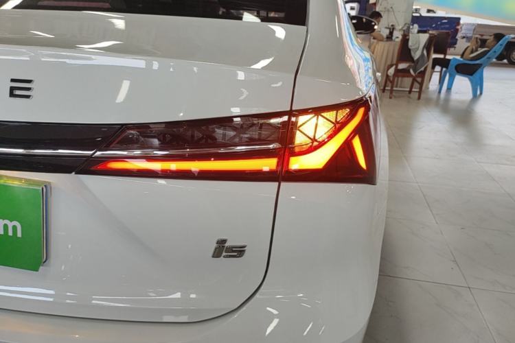 Used Roewe i5 2023 1.5L CVT Luxury Edition Right Rear Taillight
