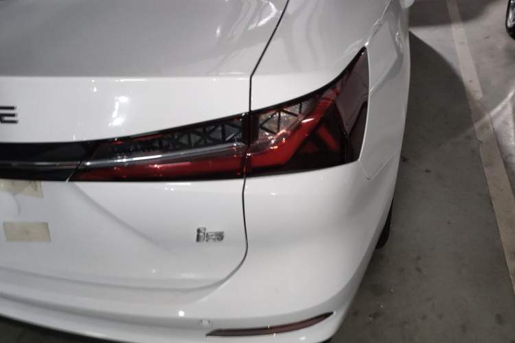 Used Roewe i5 2023 1.5L CVT Luxury Edition Right Rear Taillight
