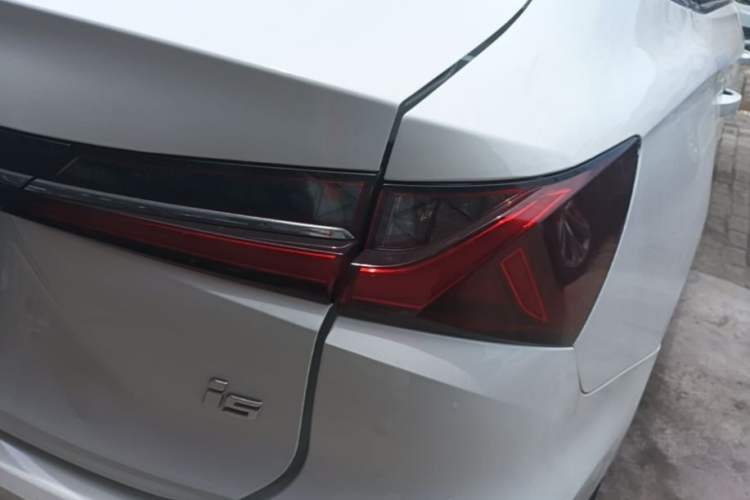 Used Roewe i5 2023 1.5L CVT Luxury Edition Right Rear Taillight