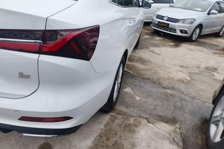 Used Roewe i5 2023 1.5L CVT Luxury Edition Right Rear Taillight