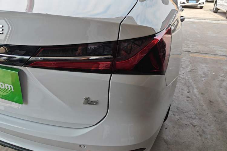 Used Roewe i5 2023 1.5L CVT Luxury Edition Right Rear Taillight