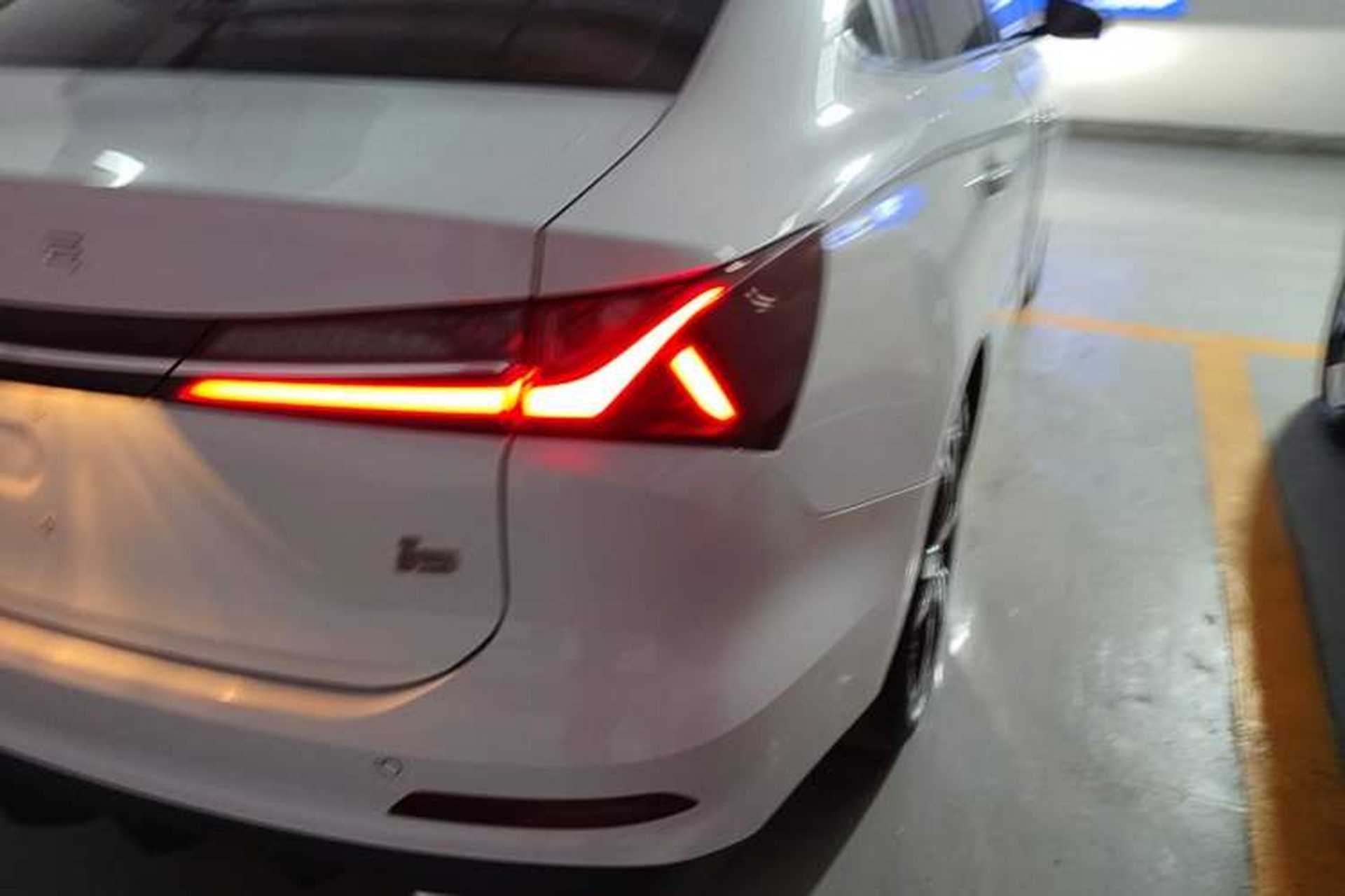 Used Roewe i5 2023 1.5L CVT Luxury Edition Right Rear Taillight