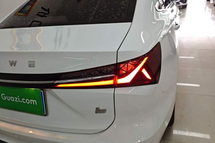Used Roewe i5 2023 1.5L Manual Comfort Edition Right Rear Taillight