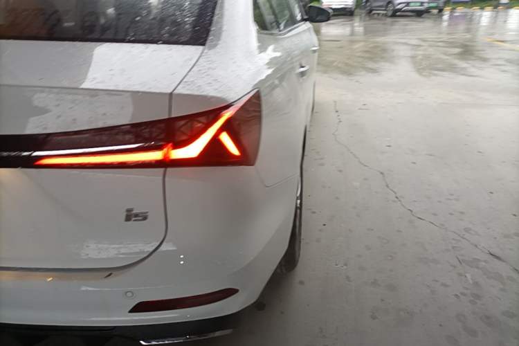 Used Roewe i5 2023 1.5L CVT Luxury Edition Right Rear Taillight