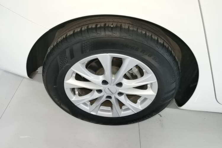 Used Roewe i5 2023 1.5L CVT Luxury Edition Right Rear Wheel Hub