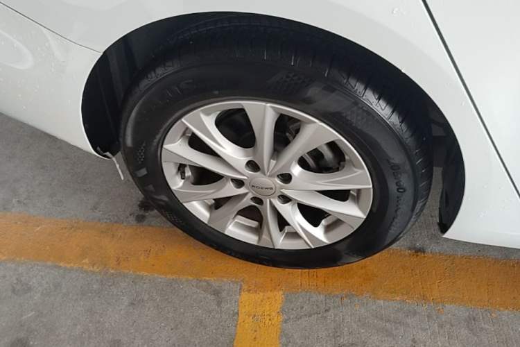 Used Roewe i5 2023 1.5L CVT Luxury Edition Right Rear Wheel Hub
