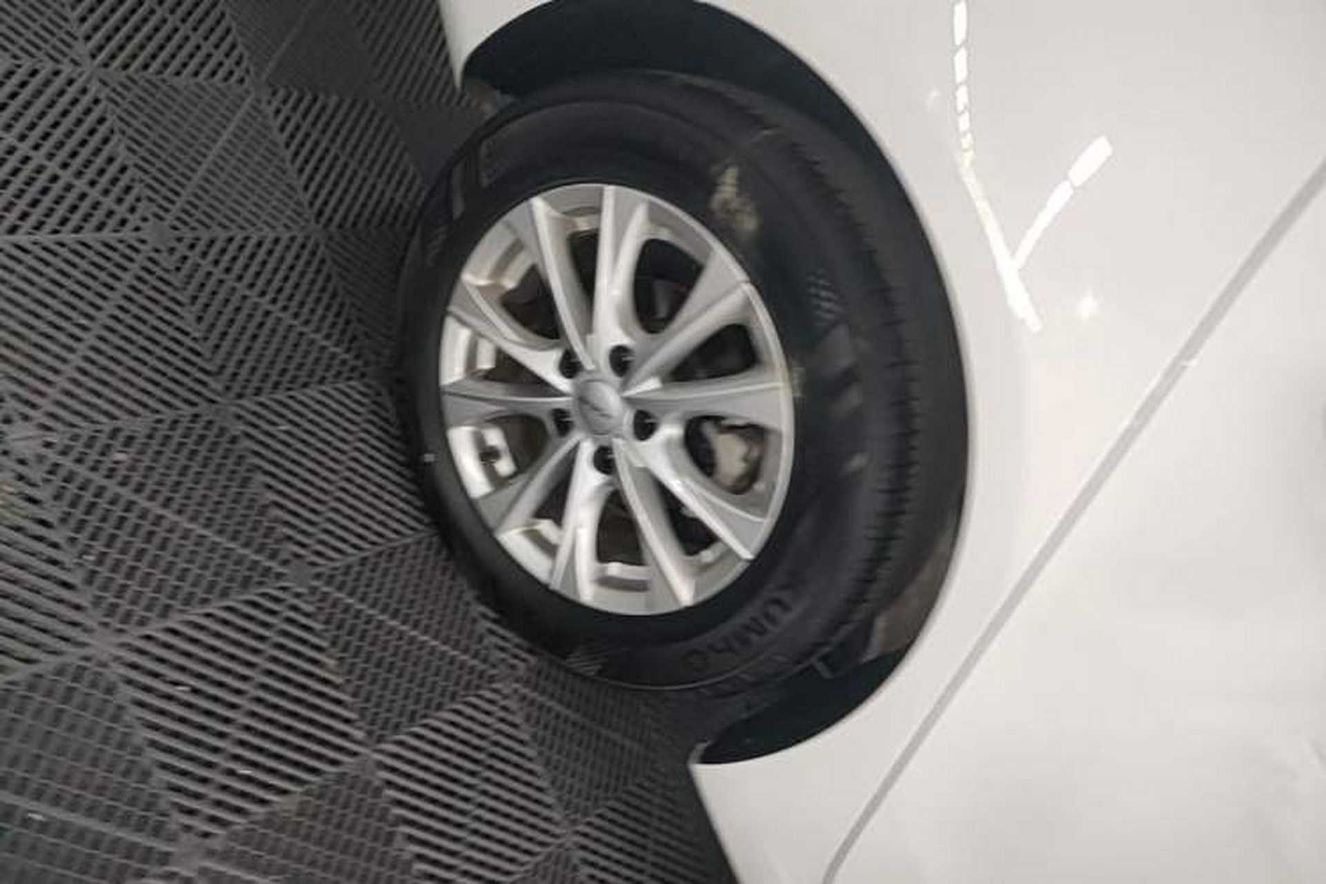 Used Roewe i5 2023 1.5L Manual Comfort Edition Right Rear Wheel Hub