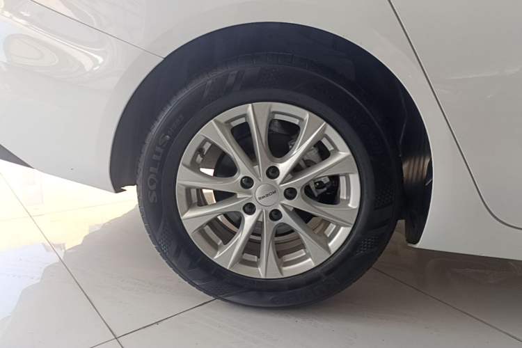 Used Roewe i5 2023 1.5L CVT Luxury Edition Right Rear Wheel Hub