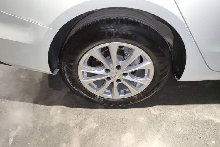 Used Roewe i5 2023 1.5L Manual Comfort Edition Right Rear Wheel Hub