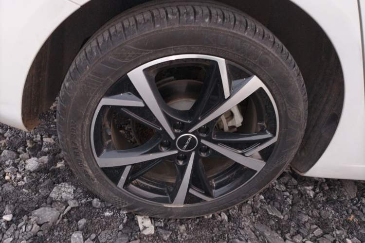Used Roewe i5 2023 1.5L CVT Luxury Edition Right Rear Wheel Hub
